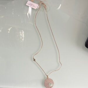 Elegant  Gold Pendant Necklace